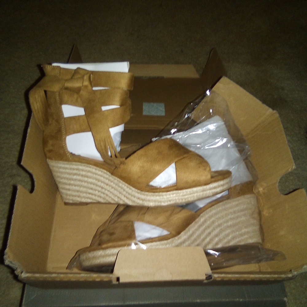 Strapped Wedges